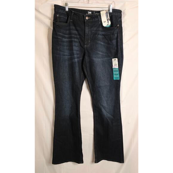 Lee Riders Jeans Women's 18 Medium Regular Fit Midrise Bood Cut Deep Dyed NWT - Picture 1 of 12